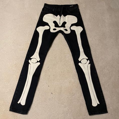 Bleach Bones Pants, Skeleton Legs Pants, Custom Black Jeans, Art On Pants, Skeleton Pants, Skeleton Jeans, Skeleton Clothes, Custom Jeans Diy, Reworked Clothes