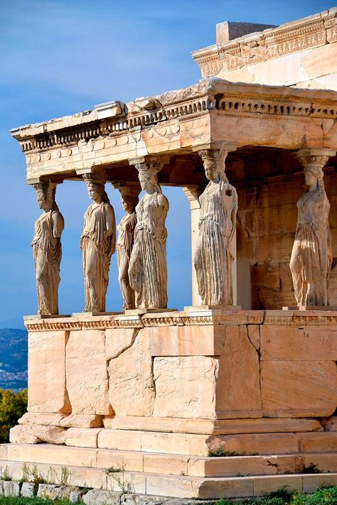 La Acrópolis de Atenas, la gran joya de la Grecia clásica #Grecia #Atenas #acropolis #viajes #travel Grecia Aesthetic, Exotic Places, Countries To Visit, Places In The World, Beautiful Places Nature, Acropolis, Most Beautiful Cities, Incredible Places, Beautiful Places In The World