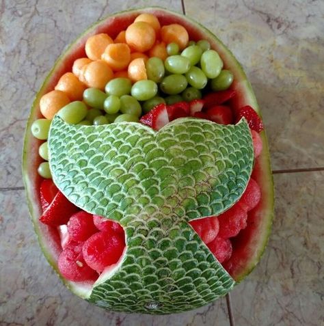 Mermaid Tail Veggie Tray, Mermaid Party Veggie Tray, Mermaid Party Fruit Tray, Mermaid Veggie Tray Ideas, Mermaid Tail Fruit Platter, Mermaid Veggie Tray, Mermaid Fruit Tray, Mermaid Snacks Parties Food, Little Mermaid Party Food