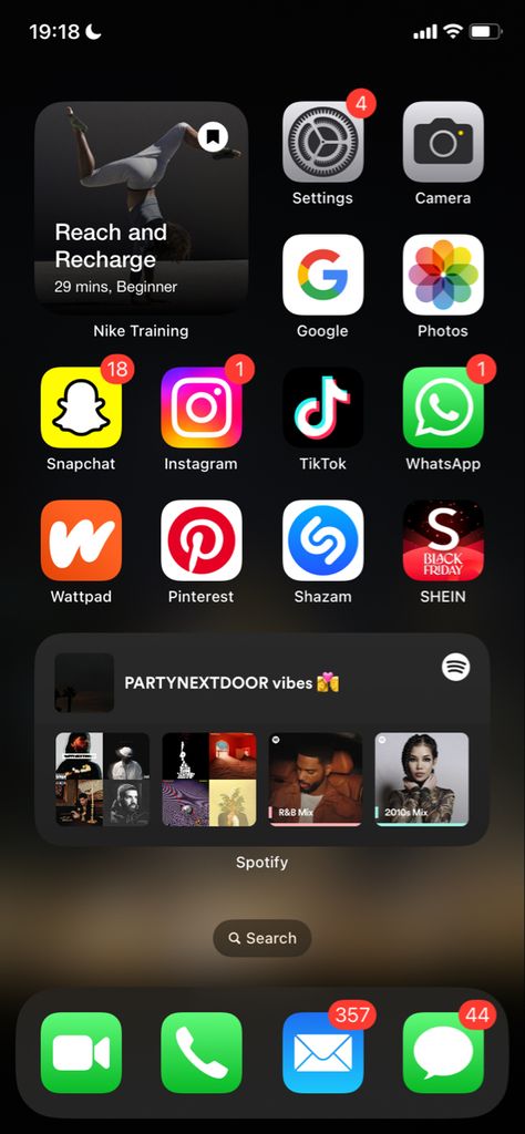 iOS 15 screenshot homepage/ playlist/ Pinterest/ wattpad Iphone Organization Apps, Avatar Wallpaper, Homescreen Idea, Iphone Ideas, Screen Wallpapers, Organization Apps, Screen Layout, Ios 15, Iphone Lockscreen