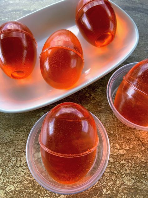 Easter Egg Jello Shots! - My Mini Adventurer Jello Shots Easter, Easter Egg Jello Shots, Easter Jello Shots, Easter Shots, Ostara Desserts, Vegan Jello Shots, Jello Easter Eggs, Mom Drinks, Vegan Jello