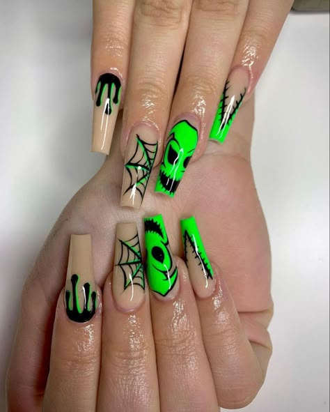 Hollowed Nails, Tv Nails, Black Halloween Nails, Horror Nails, Decorative Nails, Holloween Nails, Halloween Acrylic Nails, Cute Halloween Nails, Nails Halloween