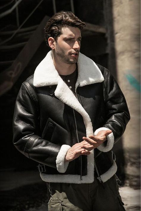 Fall Outfits Black Women, Shearling Leather Jacket, Metrosexual Men Fashion, Adventurous Men, Faux Leather Jacket Men, Mens Outdoor Jackets, Sheepskin Jacket, Real Leather Jacket, Leather Jacket Black