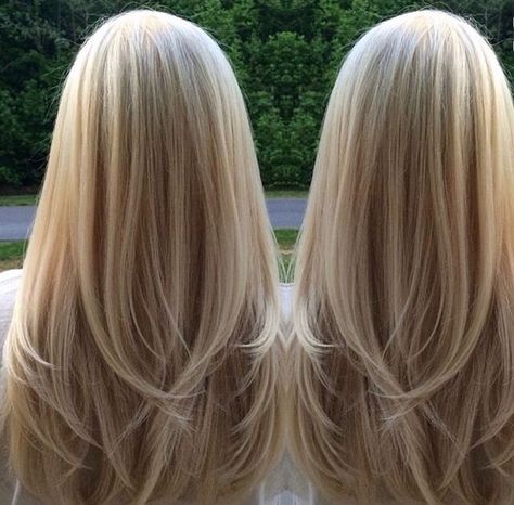 Long Wavy Layers, Wavy Layers, Tapered Haircut, Long Layered Haircuts, Blonde Hair Inspiration, Blonde Hair Looks, Long Bangs, Long Blonde, Short Hairstyle