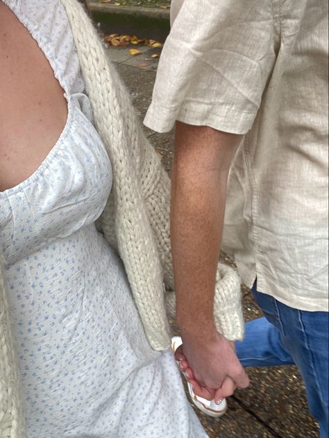 Couples Pic, Summer Vision, Best Friends Brother, Couple Fits, Djerf Avenue, Christina Lauren, White Jeans Outfit, Couples Outfit, Aesthetic Couple