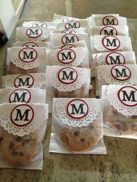 Cookie Wedding Favors, Bakery Packaging, Cake Packaging, Cookie Favors, Cookie Bags, Cookie Packaging, Candy Bouquet, Bake Sale, Simple Valentine