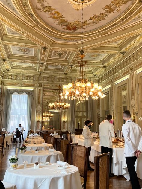 Fancy Restaurant Kitchen, Posh Restaurant Aesthetic, Old Money Aesthetic Restaurant, Fancy Restraunts, Hotel Restaurant Aesthetic, Modern Restaurant Aesthetic, Elegant Restaurant Aesthetic, Own Restaurant Aesthetic, Italian Hotel Aesthetic