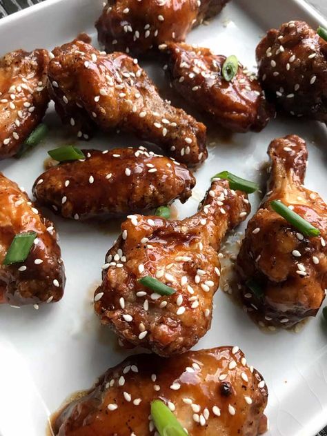 Teriyaki hot air fryer wings - crispy on the outside, juicy on the inside and oh so saucy! Simple ingredients with no added oil. Red Hot Wings Recipe, Air Fryer Recipes Wings, Wings Air Fryer, Chicken Wing Sauce Recipes, Air Fryer Recipes Chicken Wings, Air Fryer Recipes Vegetables, Wings Crispy, Teriyaki Wings, Hot Air Fryer