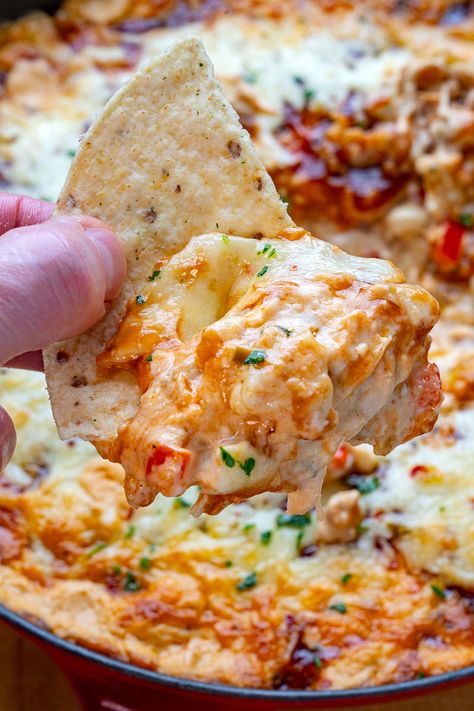 Leftover Bbq Chicken Recipes, Bbq Dip, Melted Cheese Dip, Bbq Chicken Dip, Bbq Party Food, Closet Cooking, Bbq Sauce Chicken, Chicken Dip Recipe, Delicious Dips Recipes