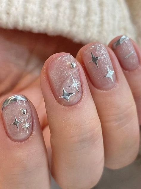 Chrome Nails Glitter, Silver Chrome Nails, Nails With Stars, Gel Chrome Nails, Star Nail Designs, Nye Nails, Silver Nail Designs, Chrome Nails Designs, Hello Nails