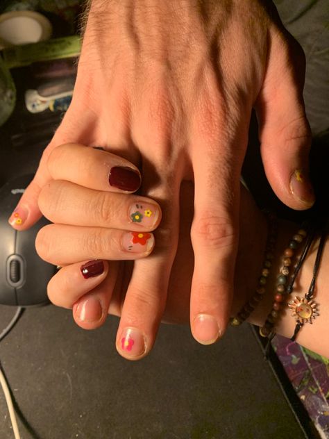 Couple Nails Aesthetic, Couple Nail Designs, Wlw Matching Nails, Matching Nails With Girlfriend, Bf And Gf Matching Nails, Couple Nails Designs, Boyfriend Nails Designs, Nails With Boyfriend, Couple Nail Art