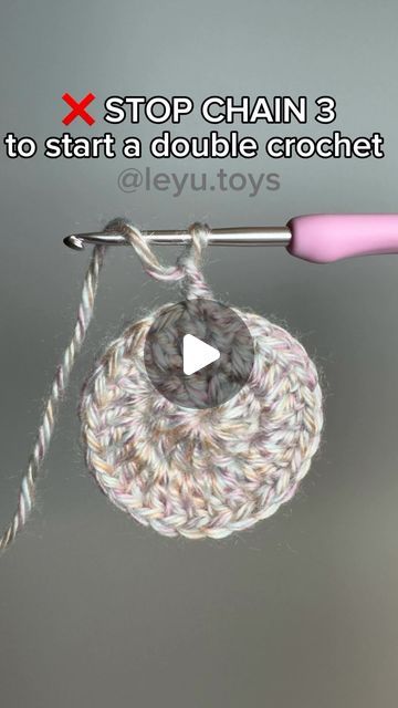 Chainless Starting Double Crochet, How To Start Crocheting Step By Step, Crochet Hacks Tips And Tricks, Crochet Starting Chain, Crochet Patterns Tutorial, How To Start Crocheting, Crochet In Round, Crochet Methods, Crochet Basics Step By Step