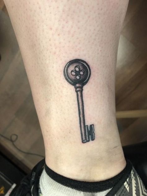 Steampunk Key Tattoo, Coraline Key Tattoo, Vintage Key Tattoos, Keys Tattoo, Small Key Tattoos, Lock And Key Tattoo, Tattoo Key, Heart Key Tattoo, Coraline Key