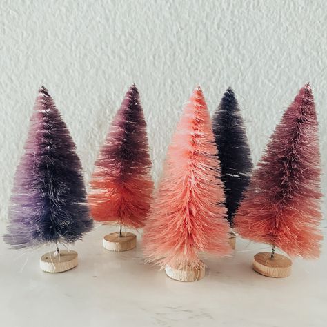 Christmas Sisal Tree Ideas + Inspo Trees Christmas Decor, Sisal Tree, Diy Dye, Diy Christmas Decor, Brush Trees, Trees Christmas, Bottle Brush Trees, Tree Ideas, Bottle Brush