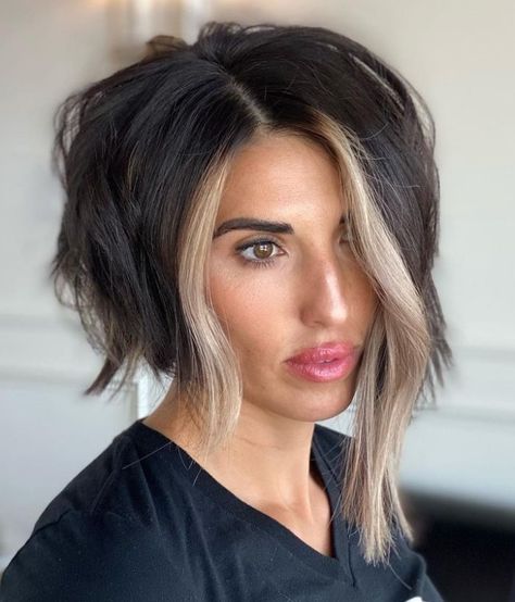 Asymmetrical Bob with Money Piece Bob Haircut Dark Hair, Haircut Dark Hair, Asymetrical Haircut, Long Asymmetrical Bob, Asymmetrical Bob Short, Free Hairstyle, Asymmetrical Bob Haircuts, Asymmetrical Haircut, Hair With Highlights