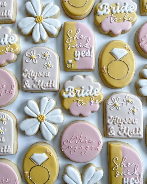 Kellie Bakes & Co. on Instagram: “floral & groooooovy, my favorite ✨💍🌼 #engagementcookies #ringcookies #retrocookies #groovycookies #floralcookies #flowercookies #engagment…” Groovy Bridal Shower Cookies, Engagement Sugar Cookies, Engagement Party Cookies, Engagement Cookies, Bridal Cookies, Party Cookies, Bridal Shower Cookies, Cookies Baking, Flower Cookies