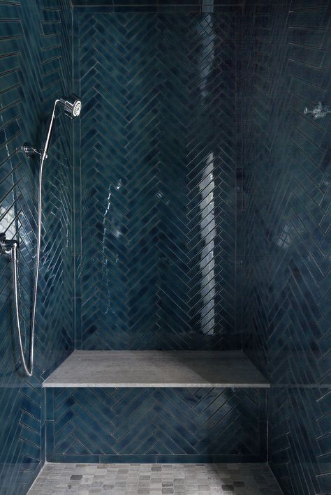 walk-in shower ideas, glossy dark tile Blue Bathroom Ideas, Modern Bathroom Trends, White Marble Shower, Dark Blue Tile, Blue Shower Tile, Walk In Shower Ideas, Modern Bathroom Ideas, Shower Tiles, Dark Tile