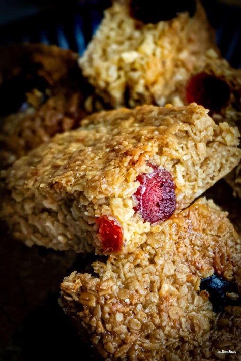 Flapjack Recipe Chewy, Bars Recipes Healthy, Flapjack Recipe, Coconut Tart, Instant Oats, Glace Cherries, Cherry Recipes, Dried Cherries, Cherry Tart