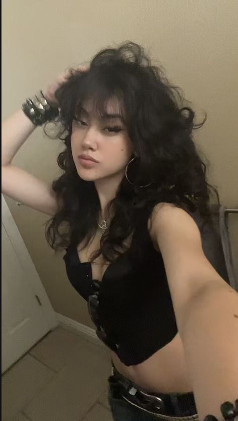 Hairstyles Vintage, 2000s Hair, Puffy Hair, Black Wavy Hair, Y2k Hair, Y2k Hairstyles, Goth Hair, Wavy Hairstyles, Alternative Hair