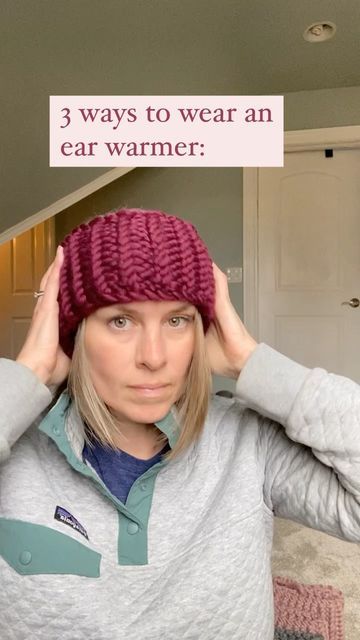 Hand Knit | Andrea on Instagram: "🌲Bonus points for being able to transition from an ear warmer to a cowl 🙌🏻. If your lifestyle/job calls for a lot of ‘in and out’ during the winter, ear warmers are great because you can pull it down over your neck and never lose it! When it’s time to head back outside 🥶❄️, simply pull it back up over your ears and you’re ready to go! (Pattern available in my shop: Apricity Earwarmer). ~~~ #apricityearwarmer #earwarmer #headband #woolearwarmers #wool #winter How To Style Ear Warmer Headband, Ear Warmer Headband Hairstyles, Ear Warmer Hairstyles, Ear Warmers Outfit, Winter Ear Warmers, Knit Headband Pattern, Ear Warmer Headband, Wool Winter, Ear Warmer