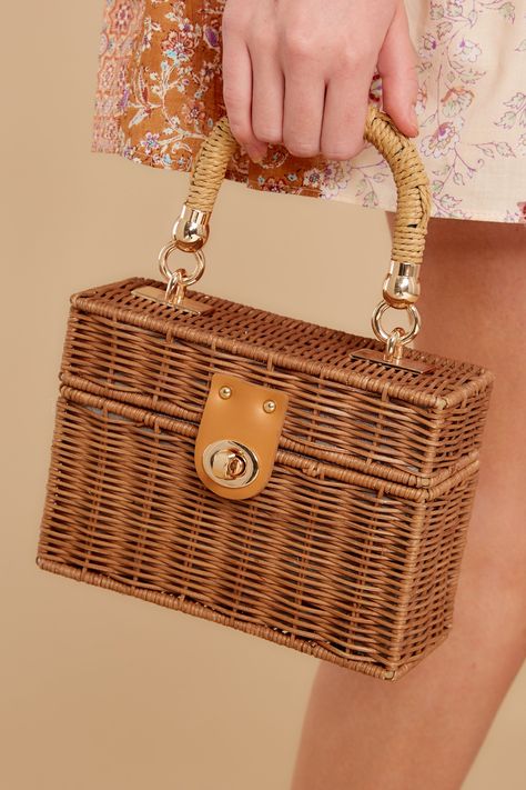 Braided Bag, Bags Ideas, Drawing Bag, Sac Lunch, Wicker Bags, Rattan Bag, Straw Bags, Brown Bag, Bags Aesthetic