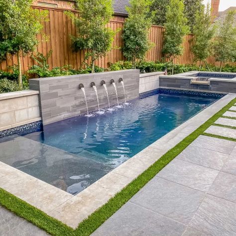 Small Pools Backyard, Ideas De Piscina, Pools For Small Yards, Courtyard Pool, Pools Backyard Inground, Small Swimming Pools, Pool Remodel, Small Pool Design, Rectangular Pool