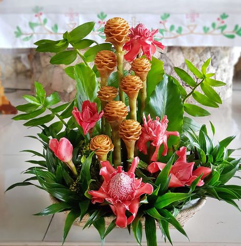 Honeycomb and torch gingers arranged by a friend. Torch Ginger Flower Arrangement, Ginger Flower Arrangement, Beehive Ginger, Torch Ginger Flower, Shampoo Ginger, Royal Flowers, Torch Ginger, Tropical Floral Arrangements, Tropical Flower Arrangements