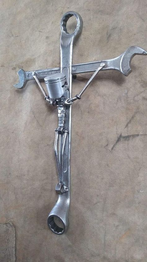 Welded Cross, Cutlery Art, Welding Crafts, Horseshoe Projects, Recycled Metal Art, Metal Outdoor Furniture, Welding Art Projects, Metal Yard Art, Garage Art