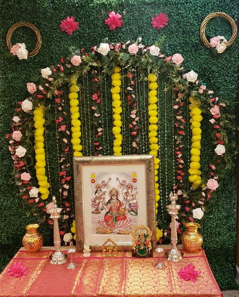 Vratam Decoration Ideas, Satnarayan Pooja Decorations, Varalakshmi Background Decoration, House Warming Backdrop Ideas Indian, Satyanarayan Pooja Decoration, Varalakshmi Pooja Decoration Background Simple, Easy Backdrops For Pooja, Satyanarayana Pooja Decoration Ideas, Varamahalakshmi Background Decoration