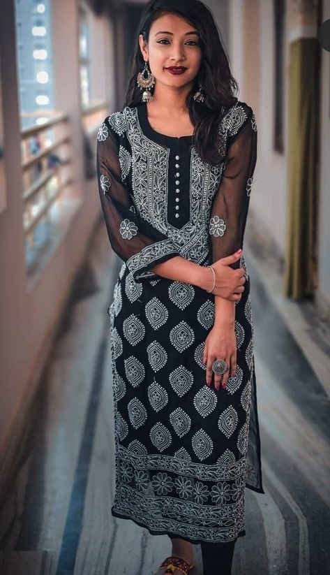 Girl wearing net black chikankari kurti with white detailing College Kurti, Fashion Kurti, Kurtis Indian, Kurti With Jeans, Trendy Kurti, Desi Fits, Chikankari Kurta, Trendy Outfits Indian, Chikankari Kurti