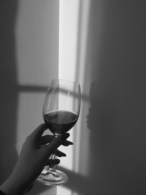 Black And White Wine Aesthetic, Black Esthetics, White Wine Aesthetic, Wine Aesthetic, Gray Aesthetic, Photo Essay, White Wine, Red Wine, Alcoholic Drinks