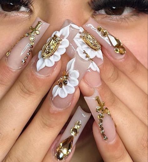 Virgencita Acrylic Nails, Charro Decorations For 15 White And Gold, White Virgin Mary Nails, Dark Blue Nail Ideas Acrylic, White Virgencita Nails, San Judas Nails Short, Champagne Quince Nails, Charro Quince Nails, Virgencita Nails Short