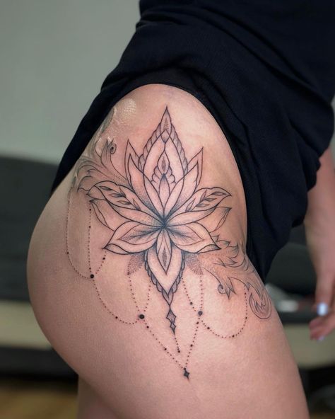 Buttocks Tattoo, Pelvic Tattoos, Thigh Piece Tattoos, Phoenix Tattoo Feminine, Cute Thigh Tattoos, Floral Thigh Tattoos, Tattoos To Cover Scars, Hip Thigh Tattoos, Hip Tattoos Women