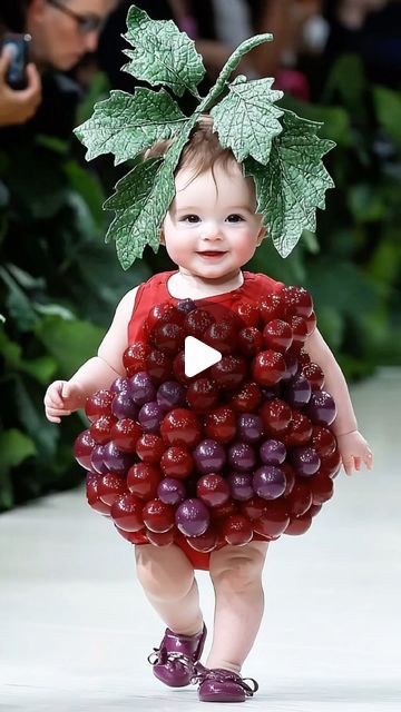 Animals Video, Baby Animal Videos, Anne Geddes, Fashion Diary, Dress Up Day, September 21, Fashion Baby, Cuteness Overload, Animal Gifs