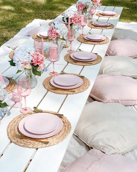 Thema Event’s Instagram profile post: “PICNICS are going GRAZY. Im so in love with these picnic vibes this summer. normally the baby showers and High-Tea’s last 3 to 4 hours.…” Picnic High Tea, High Tea Themed Party, High Tea Baby Shower Ideas, Picnic Bridal Shower Ideas, Picnic Baby Shower Ideas, Picnic Party Theme, High Tea Bridal Shower Ideas, Picnic Bachelorette, High Tea Ideas