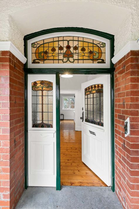 Go inside this 1903 Edwardian Home | Let Us In Home Tour | Hunting for George Edwardian Home Renovation, Edwardian Decor Interior Design, Edwardian Homes Interior, Edwardian Interior Design, Edwardian House Exterior, Edwardian Renovation, Edwardian House Interior, Edwardian House Renovation, Edwardian Cottage