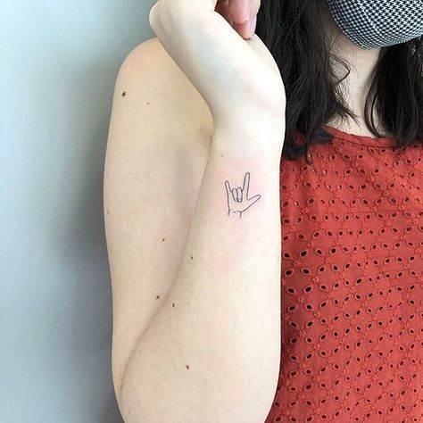 I Love You Sign Language Tattoo Outline, Minimal I Love You Asl Tattoo, Rock Fingers Tattoo, Ily Hand Tattoo, Tiny I Love You Sign Tattoo, Rock And Roll Hand Sign Tattoo, Rock Hand Sign Tattoo, I Love You Tattoos Sign Language, Ily Sign Tattoo