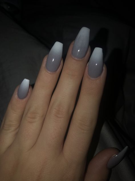 Gray Ombre Nails Coffin, Charcoal Gray Nail Designs, Gray Acrylic Nails Coffin Short, Gray Dip Nails Powder, Gray White Ombre Nails, Gray Nail Dip Ideas, White And Grey Ombre Nails, Grey White Ombre Nails, Grey Colored Nails