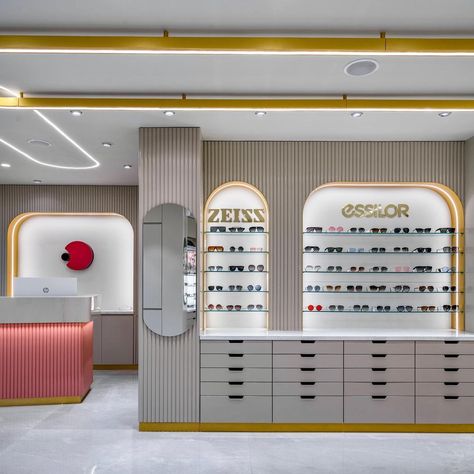 Inclined Studio ® (@inclinedstudio) • Instagram photos and videos Eyewear Retail, Jewelry Display Cabinet, Eyewear Store Design, Jewelry Store Design, Showroom Interior Design, Optical Shop, Retail Store Design, Boutique Interior, Retail Interior