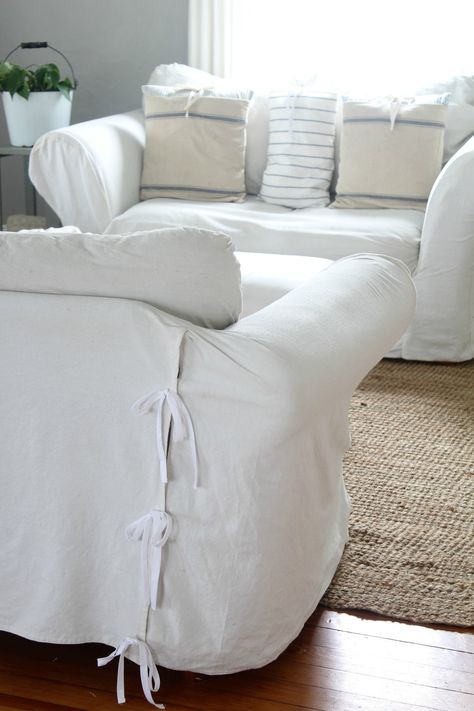 How to Bleach and Soften Drop Cloth Fabric - via Farmhouse on Boone Drop Cloth Slipcover, Drop Cloth Projects, White Slipcovers, Canvas Drop Cloths, Diy Couch, Furniture Slipcovers, Drop Cloth, Cloth Fabric, Diy Curtains