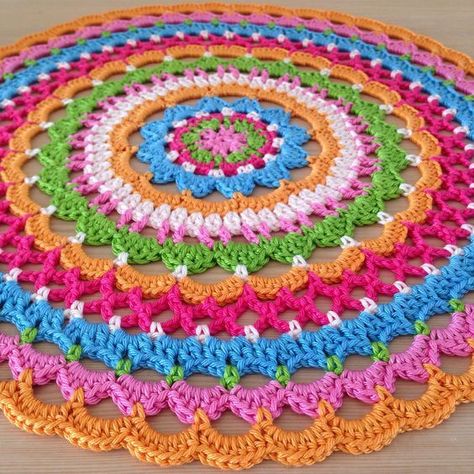 Colorful Mandala, Crochet Rug Patterns, Crochet Coaster Pattern, Crochet Mandala Pattern, Crochet Doily Patterns, Crochet Mandala, Granny Square Crochet Pattern, Doily Patterns, Crochet Rug