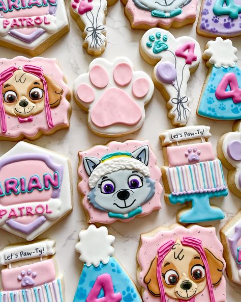 🐾 ARIAN PATROL 🐾 Let’s Paw-Ty!!! 🎉 an adorable paw patrol birthday set for a sweet little girls 4th birthday. Which cookie do you think is the cutest??? • • • #alachua #alachuacounty #gainesville #gainesvilleflorida #gainesvillefl #gainesvillecookies #cookiesofinstagram #cookiesofig #pawpatrol #pawpatrolcookies #cookiesoftheday #decoratedcookies #pawpatrolparty #birthdaycookies #bestofgainesville #lakecitycookies #northfloridabaker #eatgnv #cookiedecorating Paw Patrol Cookies Girl, Girl Paw Patrol Party, Paw Patrol Birthday Party Cake, Skye Paw Patrol Party, Paw Patrol Cookies, Kids Cookies, Paw Patrol Girl, Birthday Party Snacks, Horse Party