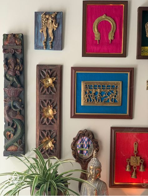 Indian Traditional Wall Decor, Traditional Wall Decor Ideas, Indian Wall Decor Ideas, Diy Indian Wall Decor, Paintings For Living Room Indian, Rajasthani Wall Decor, Prabhavali Decor, Home Decor Ideas Living Room Traditional Wall Art, Indian Wall Decor Living Room