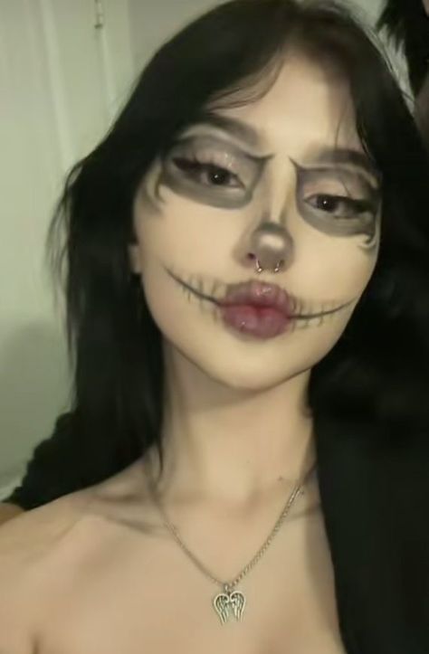 Fashion Tattoo Ideas, Mysterious Makeup, Halloween Makeup Inspo, Halloween Skeleton Makeup, Pumpkin Makeup, Maquillage Halloween Simple, Spider Makeup, Holloween Makeup, Monster Makeup