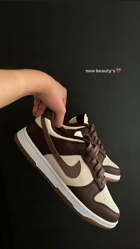 Pretty Sneakers, Trendy Shoes Sneakers, Dr Shoes, Preppy Shoes, Pretty Shoes Sneakers, All Nike Shoes, Shoes Outfit Fashion, Cute Nike Shoes, Fresh Shoes