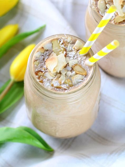 Almond Joy Protein Smoothie: chocolate, almond, and coconut... all blended into one delicious shake! #TasteAndSee Healthy Almond Joy, Fresh Smoothie Recipes, Pineapple Smoothie Healthy, Almond Milk Smoothie Recipes, Smoothie Chocolate, Chocolate Protein Smoothie, Orange Smoothie Recipes, Nutribullet Smoothies, Apricot Smoothie