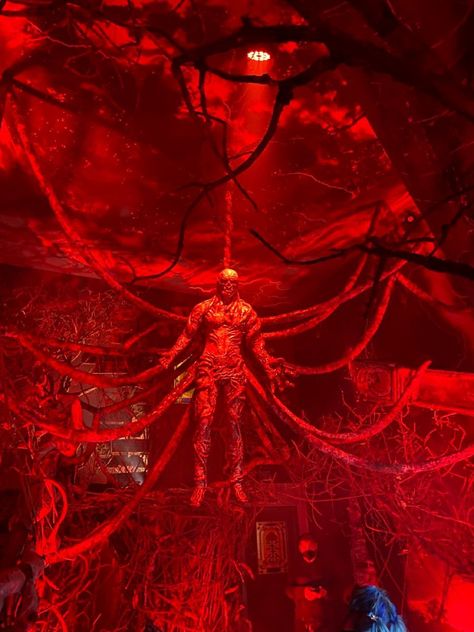 Vacnastranger Things, Stranger Things Vecna’s House, Stranger Things Vines, Decoracion Stranger Things, Stranger Things Haunted House, Stranger Things Decoracion, Stranger Things House, Stranger Things Decor, Stranger Things Room