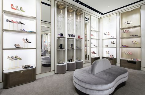 Jimmy Choo Store by Christian Lahoude Studio, Xian – China » Retail Design Blog Shoe Store Design, Store Design Boutique, Boutique Interior Design, Boutique Decor, Store Interiors, Design Blogs, Retail Store Design, Boutique Interior, Retail Design Blog