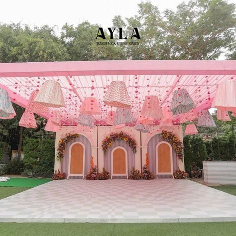 Elevate your events with Ayla Event Space! Whether it's a wedding, corporate function, or special celebration, our venue sets the stage for unforgettable moments. Contact us today and let's turn your vision into reality! Pic Taken From: thewedfam Ayla Event Space Address: Kanuru, Opp Nagarjuna Hospital Area size: 1 acre 5 ac rooms Capacity: 1000+ Contact: 7699922999,7699911999 Convenient location: Ayla Event Space is located just 20 minutes from the Vijayawada International Airport. #ayla... Pastel Pink Decor, Couple Seating, Bollywood Night, Mehndi Stage, Haldi Decor, Stage Ideas, Night Theme, Wedding Stage Backdrop, Wedding Decors