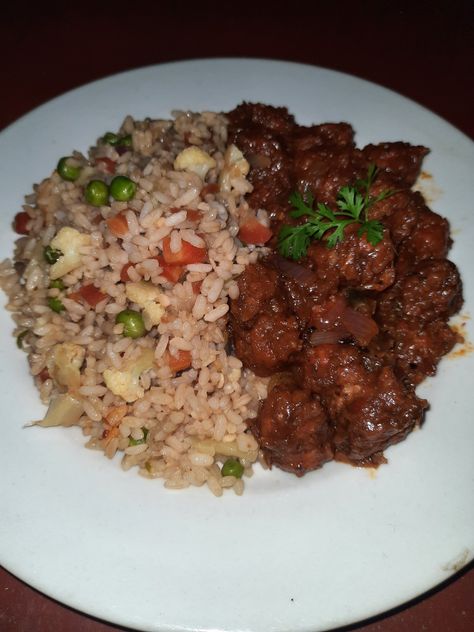 Fried rice with veg-manchurian Manchurian Rice, Dinner Party Chicken, Oyster Sauce Chicken, Veg Manchurian, Wok Cooking, Spicy Rice, Appetizer Platters, Takeout Food, Vegetable Medley